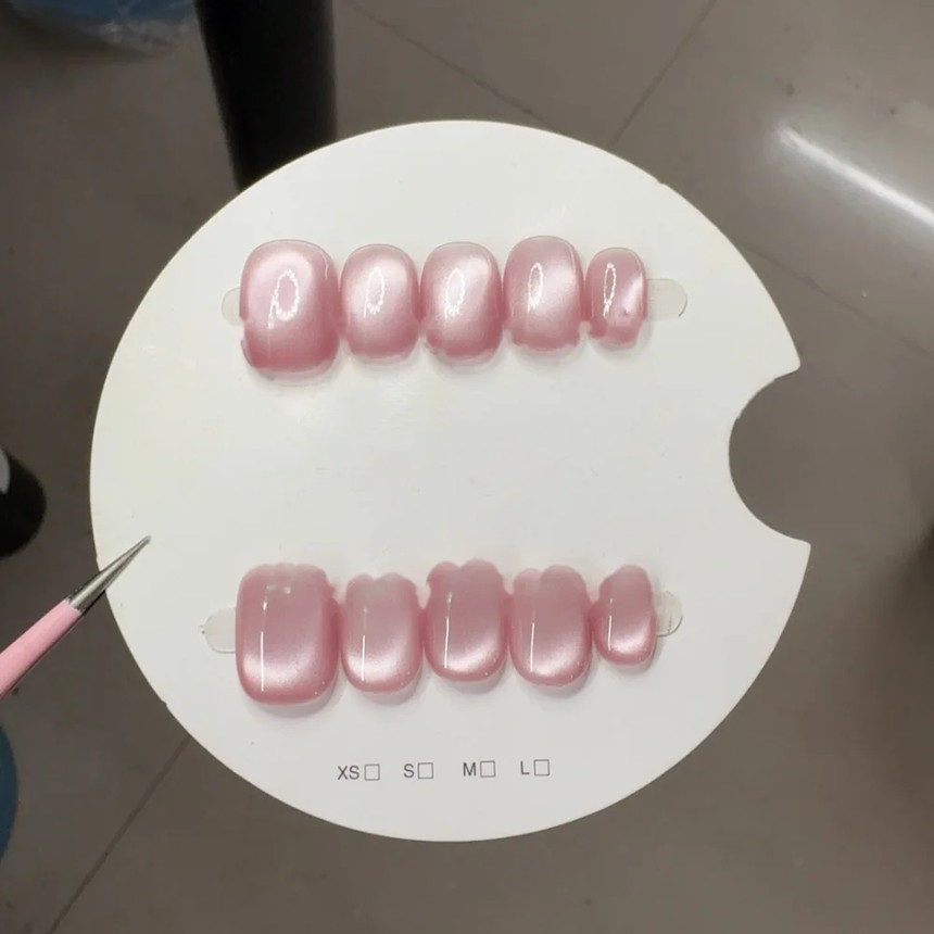 Glass Cat Eye Volume